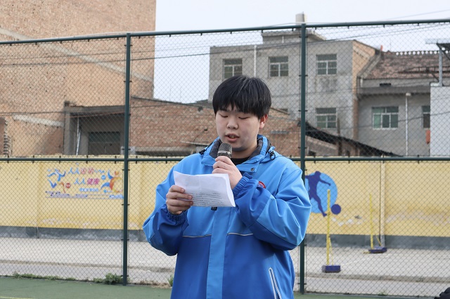 1743644466859640.jpg 學(xué)生代表發(fā)言 - 副本.jpg