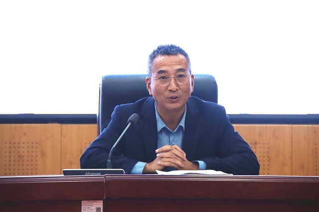 黨委副書記、紀(jì)委書記盧仁虎從師德師風(fēng)建設(shè)角度提出要求 - 副本.jpg