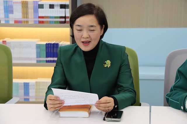 校長魏萍分享閱讀感悟與收獲.jpg