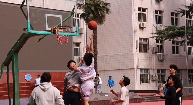 圖為籃球賽現(xiàn)場(chǎng) - 副本.jpg