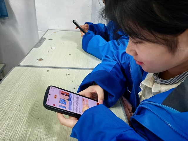 1764818622926052.jpg 我校組織學生開展憲法知識線上專題學習.jpg