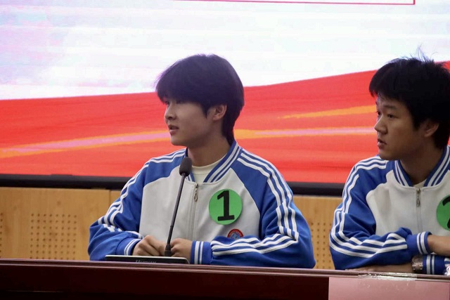 選手們積極搶答 - 副本.jpg